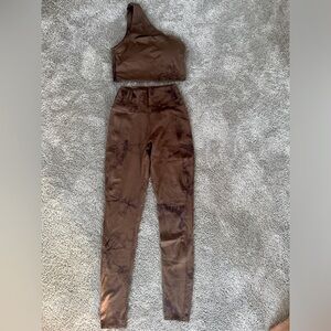 Alaphate leggings and bra